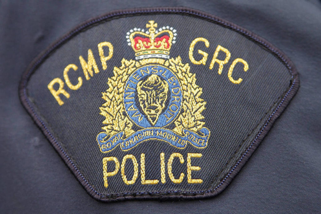 Nanaimo man scammed after lending money and receiving fake gold jewelry in return