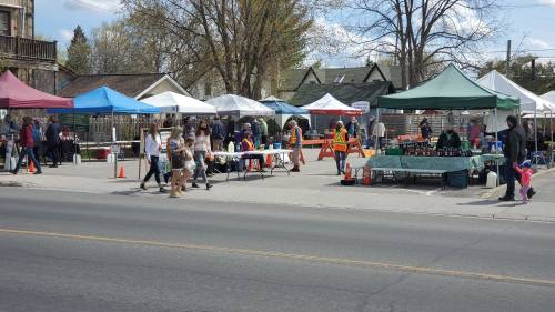 Lakefield Farmers’ Market opens early to hold Mother’s Day event