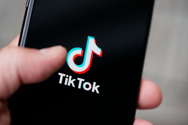 TikTok launches a Green Screen Duet feature, tests dedicated ‘Topics’ feeds