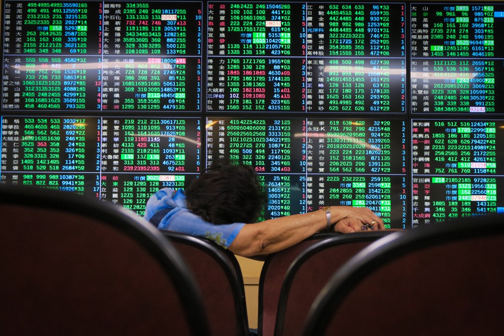 Taiwan stock market suffers worst intraday drop in history amid pandemic fears