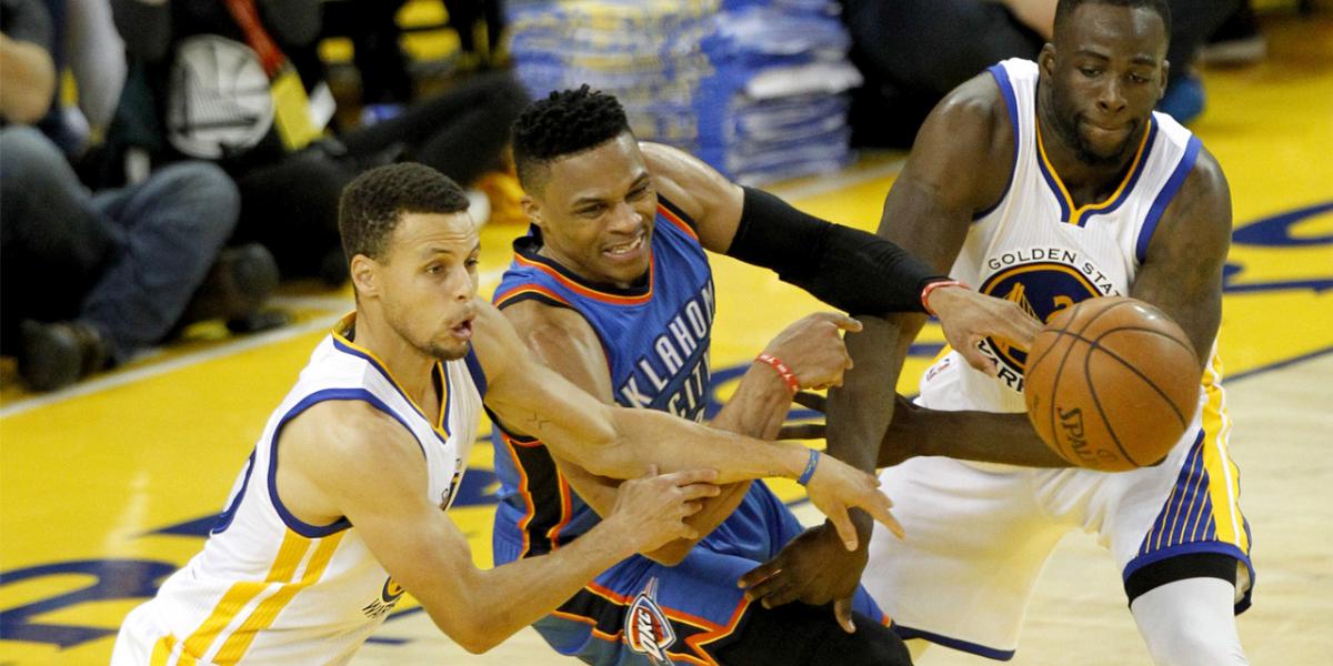 raymond Green believes Steph Curry should be named NBA MVP this season.