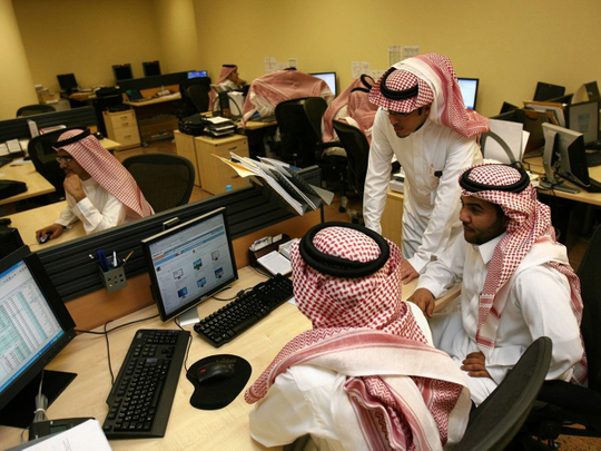 Saudi stocks take a dip as earnings weigh in