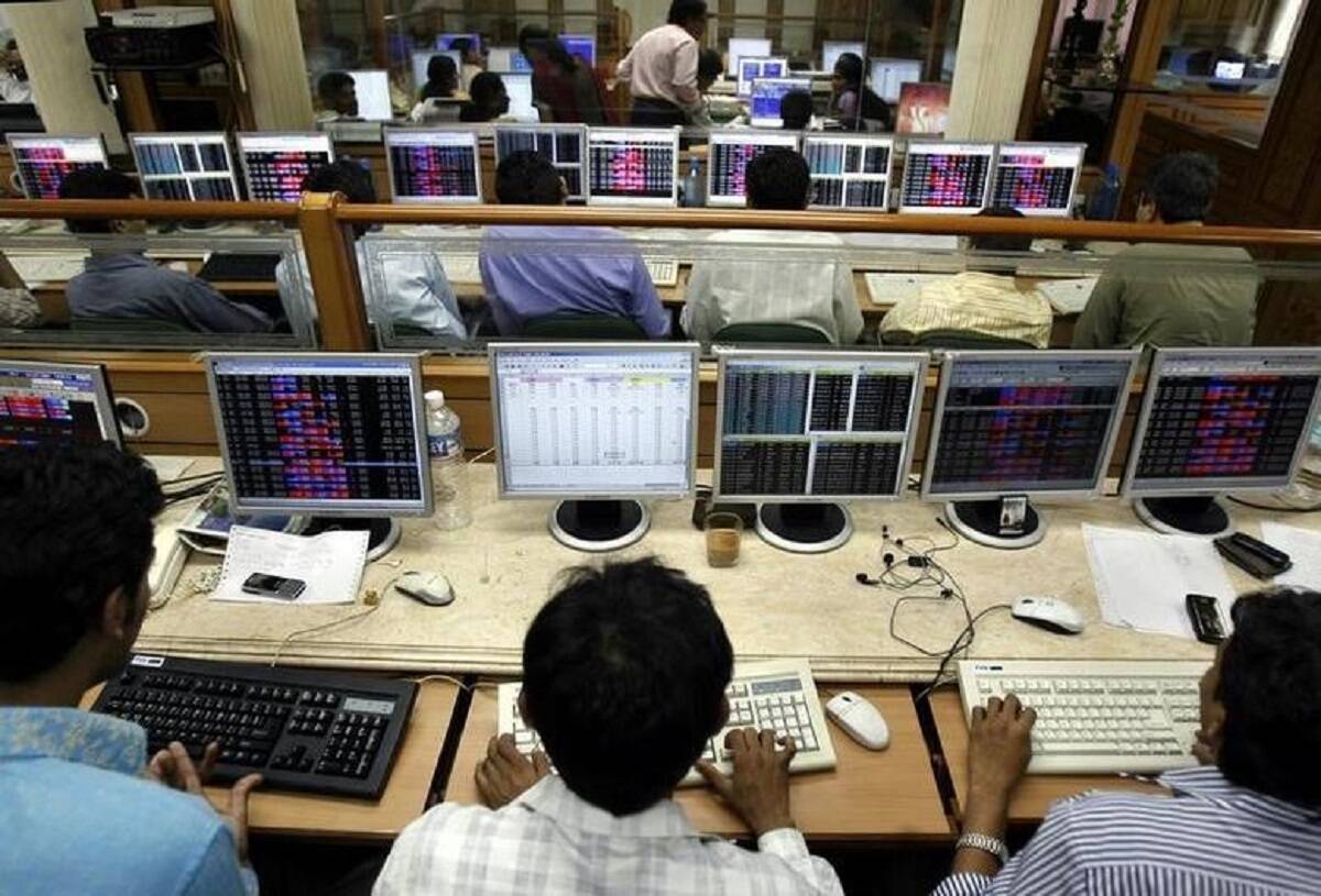 Share Market HIGHLIGHTS: Sensex zooms 743 pts from day’s low, Nifty ends tad below 15700 …