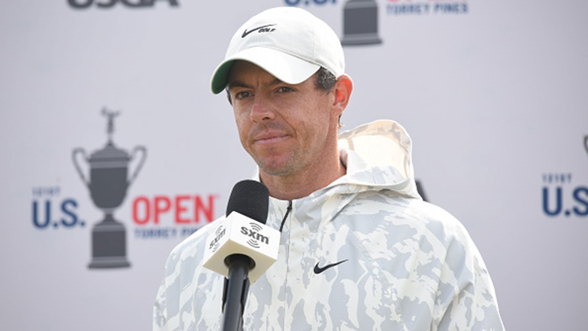 McIlroy in favour of banning green-reading books