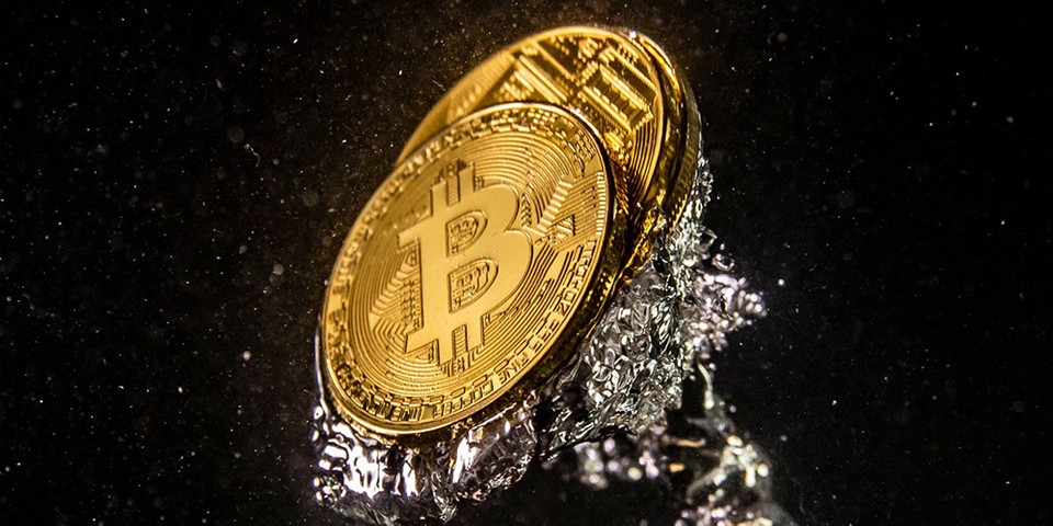 Bitcoin Falls Below $30000 USD After Major Slump