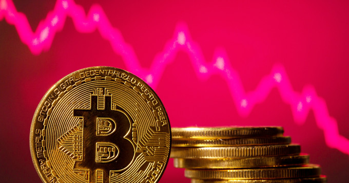 Bitcoin falls below $30K, erasing 2021 gains