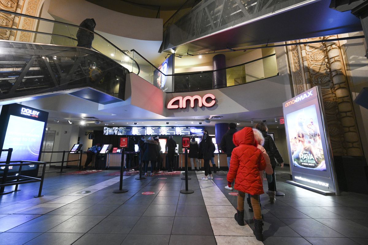 AMC is trying to lure you back to the movie theater with free popcorn