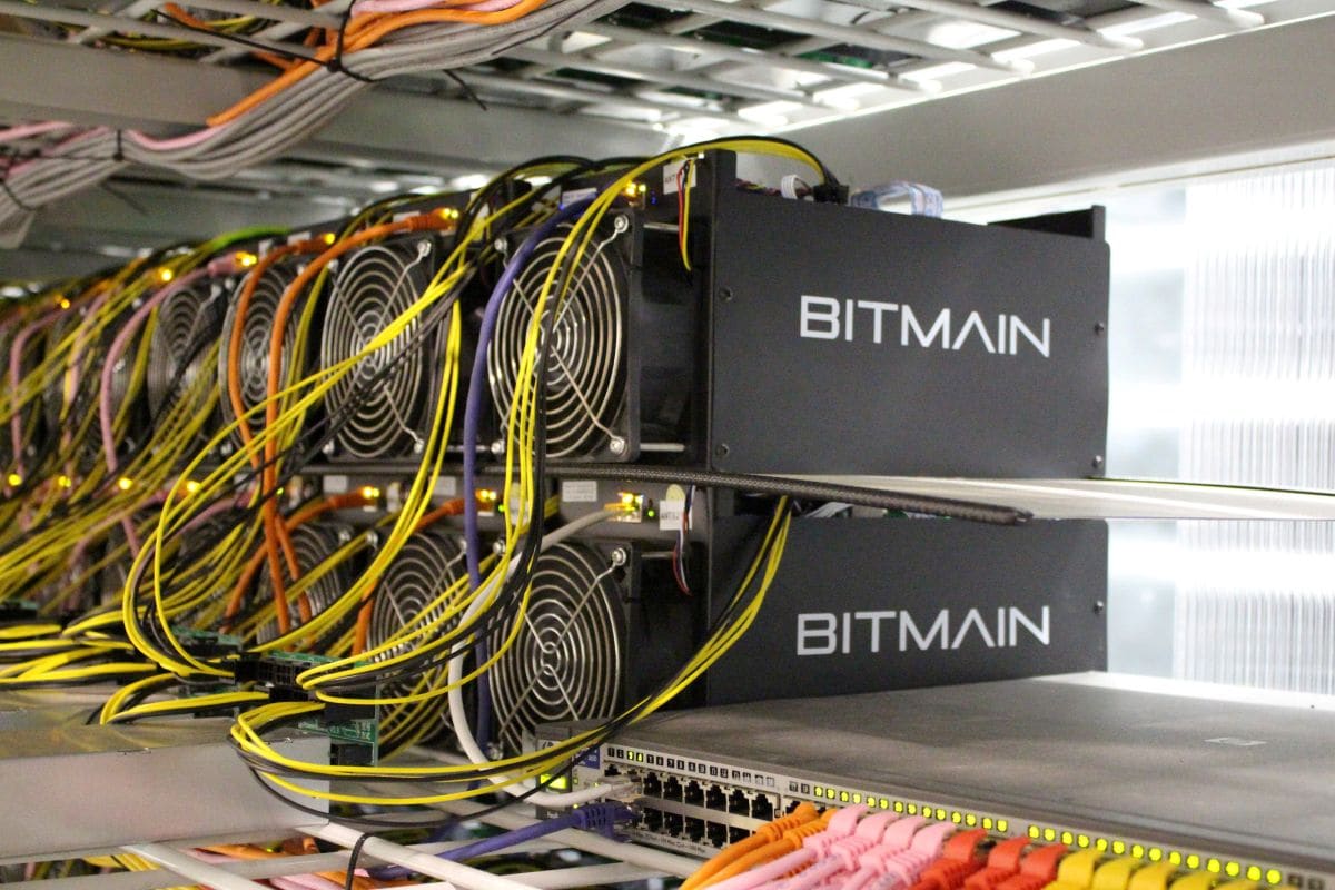 Cyrptocurrency Mining Ban in China: Bitmain Suspends Sales of Mining Machines