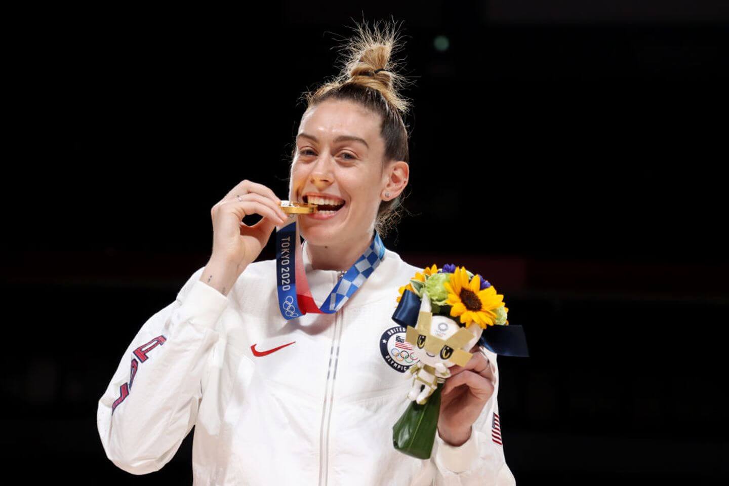 WNBA star Breanna Stewart becomes a mom days after winning Olympic gold – The Athletic