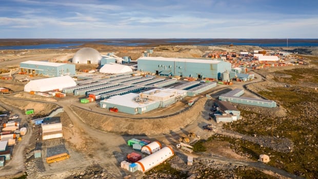 COVID-19 strikes Nunavut’s Meadowbank gold mine | CBC News