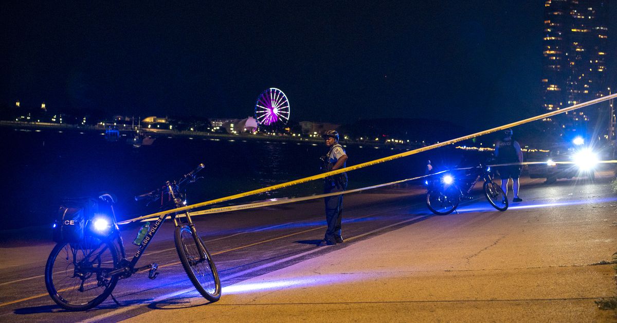 Man shot on Lakefront Trail in Gold Coast – Chicago Sun-Times