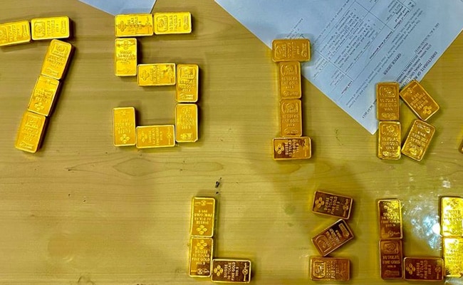 77 Gold Biscuits Seized From Saudi-Returned Passengers After UP Road Chase – NDTV