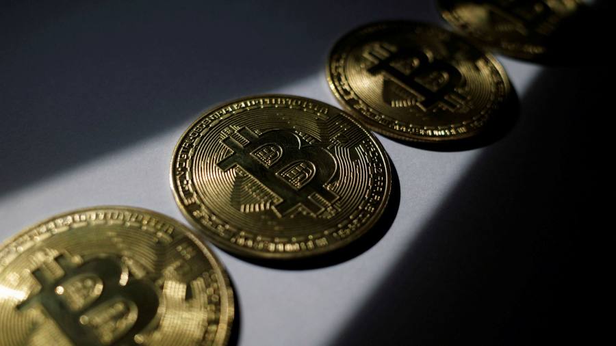 Van Eck signals potential start to ‘ruthless’ bitcoin ETF fee war | Financial Times