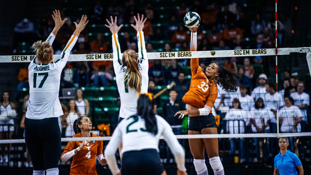 No. 1 Texas secures sweep over Baylor volleyball to remain undefeated