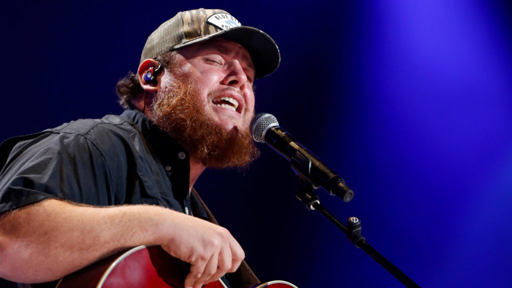 Luke Combs is debuting his ‘next phase’ of music with new song at the 2021 CMA Awards