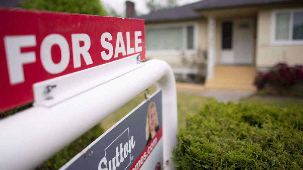 BC housing market supply ‘historically low,’ could increase with rising mortgage rates – Victoria News