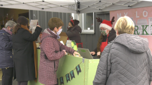 Rain doesn’t damper spirits at Kemptville Outdoor Christmas Market – CTV News Ottawa