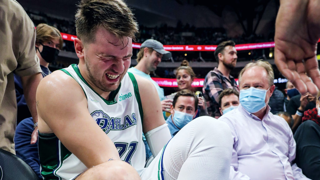 Mavs star Luka Doncic out against Suns with sprained ankle, knee | NBA.com