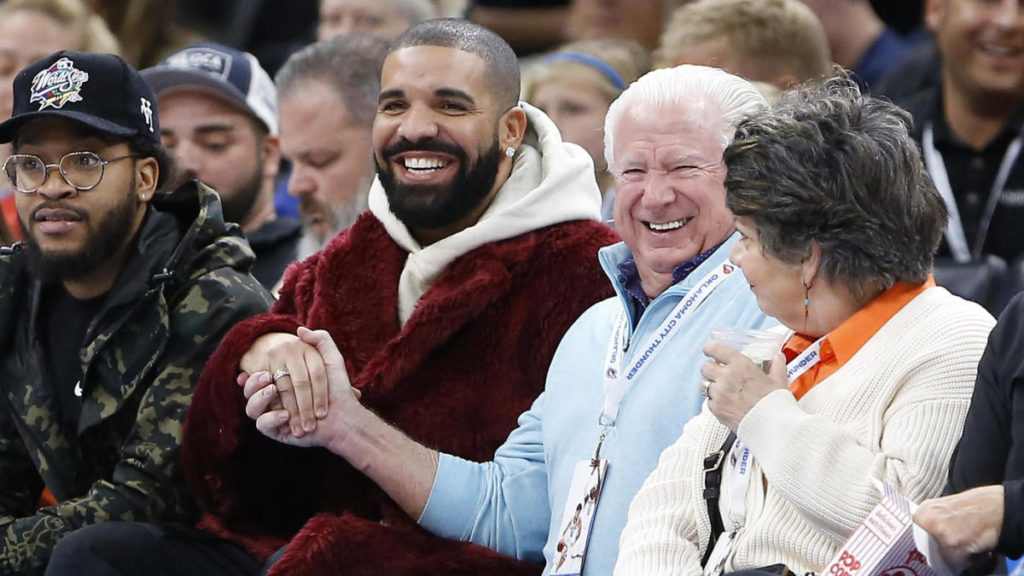 Drake befriends Oklahoma City couple at Thunder game, shares selfie with caption ‘my new parents’