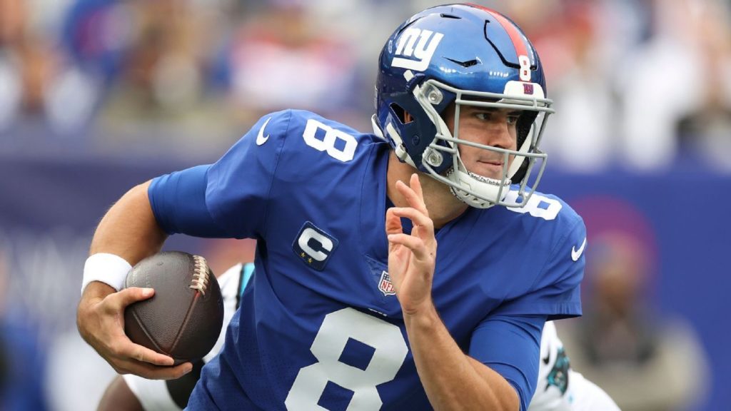 Source: New York Giants QB Daniel Jones to sit out again with neck injury