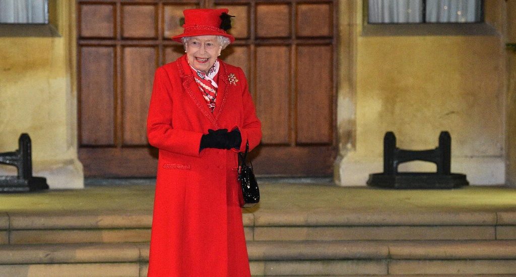 Queen Elizabeth cancels traditional pre-Christmas lunch as cases surge in England.