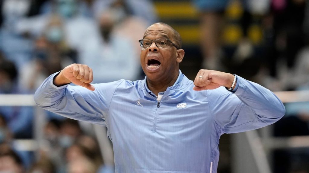 Hubert Davis and the weight of expectations for the streaking North Carolina Tar Heels