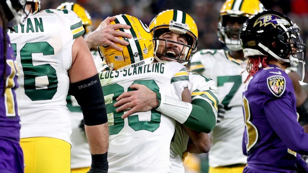 Green Bay Packers clinch third straight division title as Aaron Rodgers ties Brett Favre’s TD record