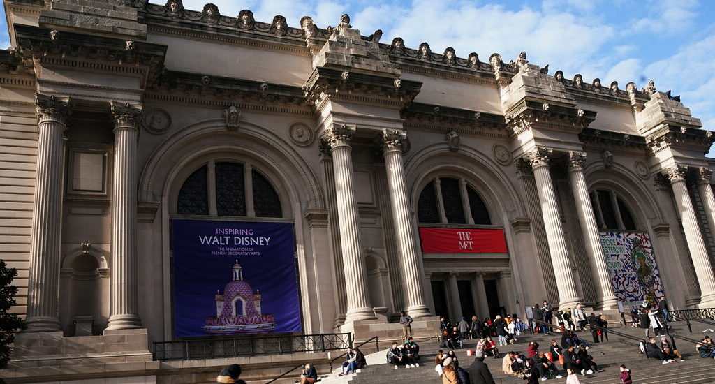 Metropolitan Museum of Art Limits Attendance Amid Virus Surge
