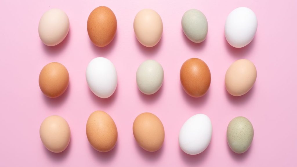 Tiktok’s latest bizarre trend: Why everyone is peeling raw eggs – CNET