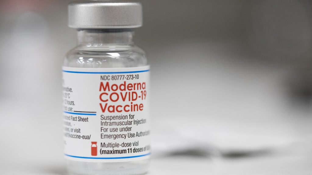 US gives full approval to Moderna’s COVID-19 vaccine | AP News