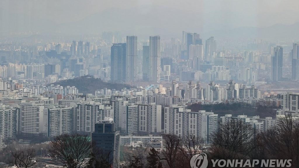 Housing prices on downward trend after peak: finance minister | Yonhap News Agency