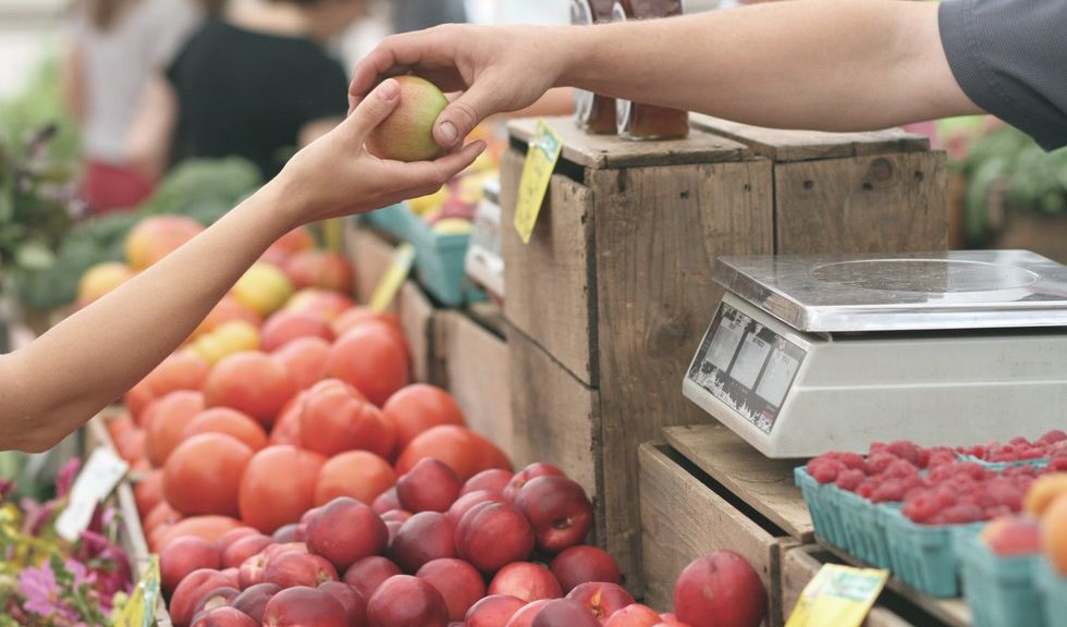 Community market aims to combat food scarcity, waste – KOLD