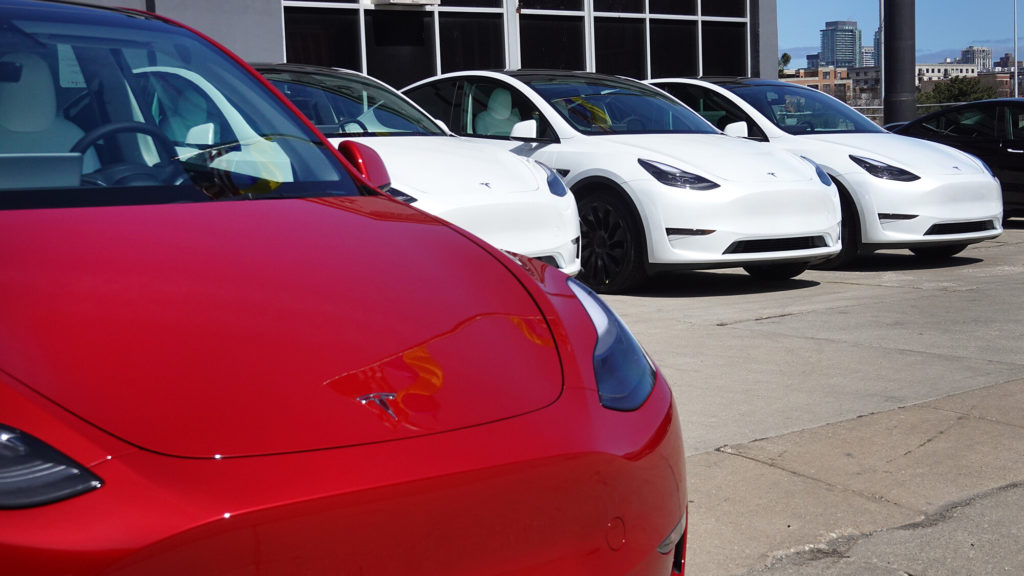 Tesla bucks trend again to report increased car sales – Local News 8
