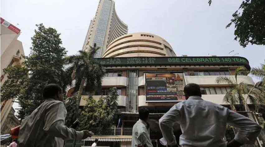 Stock Market update: Nifty hovers around 17700, Sensex drops over 300 points; metal, IT drag