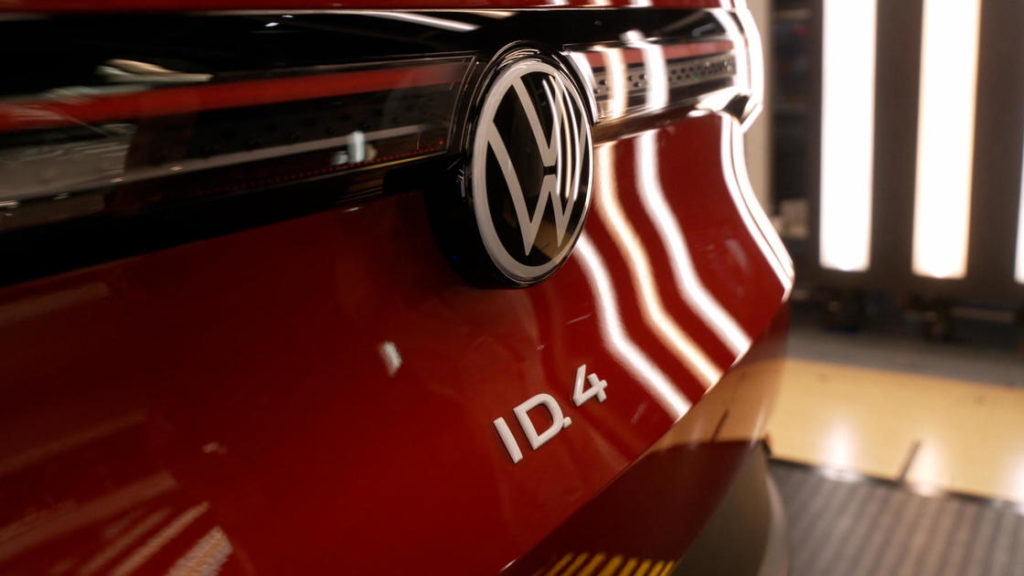 Volkswagen CEO Herbert Diess on electric cars, the war in Ukraine, and recapturing … – CBS News