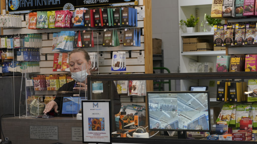 Cannabis shop robberies, deaths fuel calls for federal banking bill – The Arkansas Democrat-Gazette