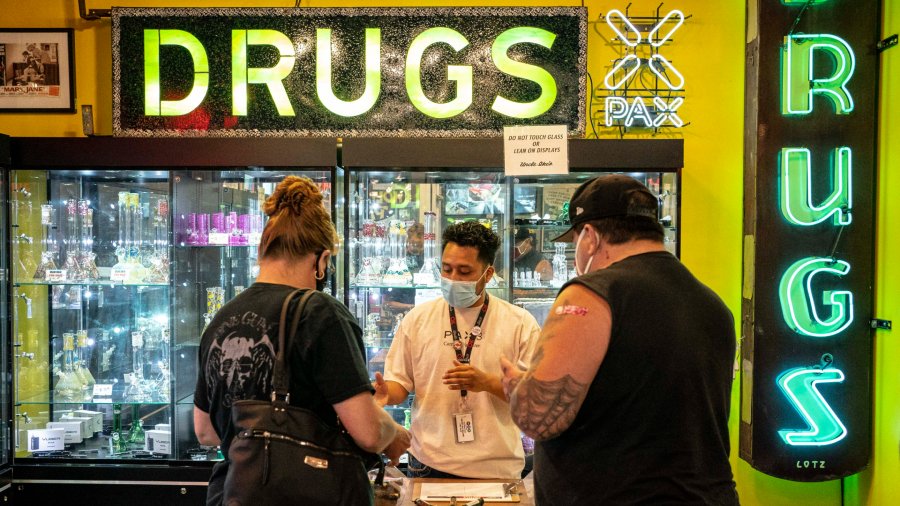 State suggests cashless apps for cannabis stores to avoid robbery – MyNorthwest.com