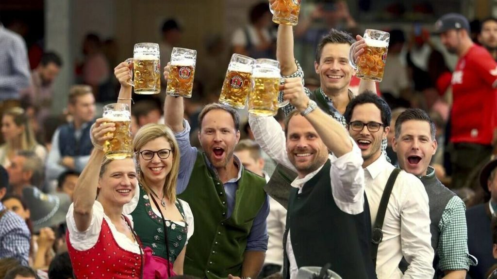 Cheers! Munich to stage 1st Oktoberfest after 2-year hiatus – Goldstream News Gazette