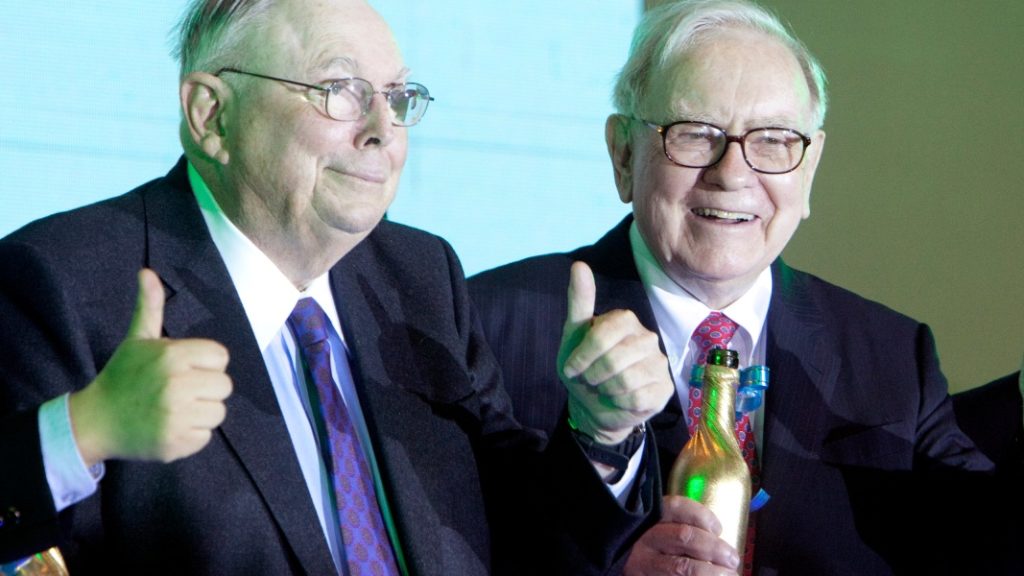Bitcoin ‘stupid and evil,’ Berkshire Hathaway vice chair Munger says – Fortune