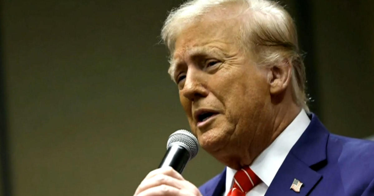 Trump campaigns in Iowa amid legal issues – CBS News